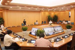 Cuộc khảo sát trực tuyến, từ điểm cầu UBND Thành phố đến điểm cầu quận Bắc Từ Liêm và quận Hà Đông.