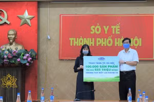 Vinamilk dành quỹ hơn 2 triệu sản phẩm dinh dưỡng để hỗ trợ cộng đồng và lực lượng tuyến đầu chống dịch Covid-19 trong năm 2021