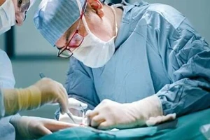 Các bác sỹ chữa bệnh trĩ giỏi và uy tín