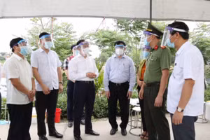 Lãnh đạo thành phố Hà Nội kiểm tra công tác phòng chống dịch Covid-19