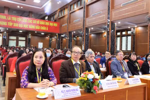 Đại biểu tham dự Lễ khai mạc