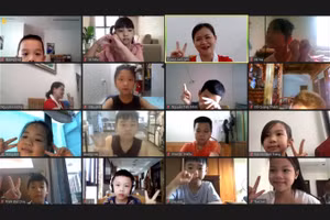 Món quà thầy cô trường Việt-Úc Hà Nội gửi tặng học sinh ngày bắt đầu học trực tuyến