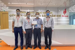 PV GAS: Trao tặng những phần quà hỗ trợ, động viên tinh thần phòng chống Covid – 19