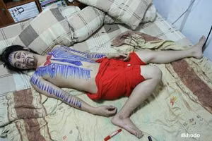 Hình ảnh hài hước khiến người xem cười ra nước mắt