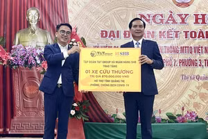 T&T Group và SHB trao tặng xe cứu thương hỗ trợ Quảng Trị, Quảng Bình chống dịch