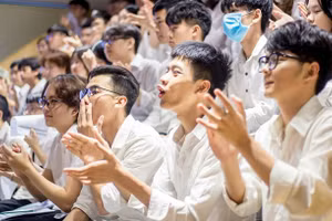 The Debate Challenge là cuộc thi tranh biện do Swinburne phối hợp với Báo VnExpress đồng tổ chức.