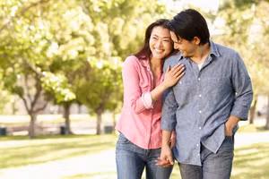 Cặp vợ chồng chỉ thích ra... tòa