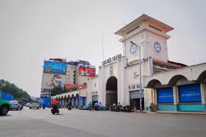 Tiểu thương chợ Bến Thành chuyển nghề đi giúp việc, chạy xe ôm vì Covid-19