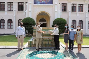 Vinamilk trao tặng 48.000 sản phẩm sữa cho người dân Campuchia