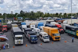 Xe bồn LPG bị chặn trước cửa ngõ vào thành phố, Cần Thơ đang gây khó cho doanh nghiệp và người dân