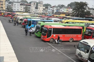 Đìu hiu bến xe Hà Nội ngày giáp Tết