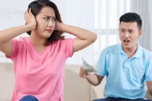 Vợ chồng cãi nhau lớn đến mấy tuyệt đối không làm 5 điều này