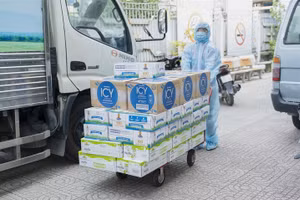 Vinamilk tiếp sức lực lượng tuyến đầu sàng lọc cho người dân TP.HCM