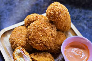 Cách làm bánh gà phô mai giòn rụm tan chảy khiến trẻ nhỏ mê tít