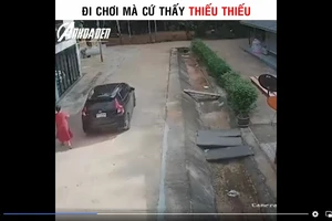 Clip: Pha bỏ rơi bạn đồng hành khiến dân tình cười nghiêng ngả