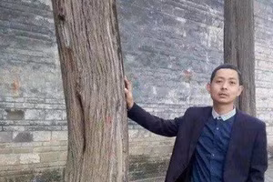 Bạn gái đã mất, chàng trai vẫn âm thầm làm điều cảm động này suốt 10 năm