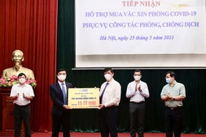 T&T Group trao tặng kinh phí mua 1 triệu liều vaccine phòng Covid-19