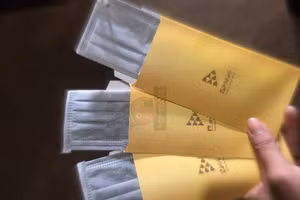 Để đảm bảo sức khỏe trong dịp tết, nên lì xi bằng khầu trang là hành động thiết thực.