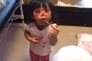 Toát mồ hôi con gái "nghịch như giặc"