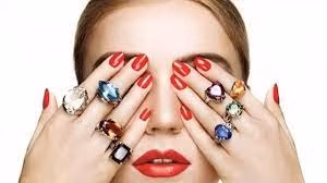 Cách đeo nhẫn đúng cách để tài lộc gõ cửa, vận may thăng tiến