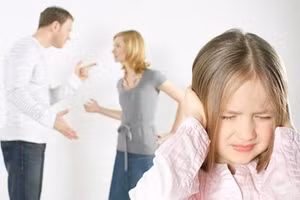 Bố mẹ ly hôn, trẻ bị ảnh hưởng thế nào?