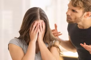 Nổi cơn tam bành với lý do vợ xui chồng đi.... phẫu thuật thẩm mỹ