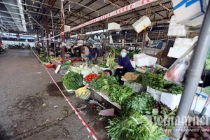 Corona ra chợ, F0 vào siêu thị: Xoay tính chuyện mua bán cho 10 triệu dân