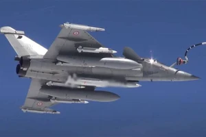 Pháp thử tên lửa hành trình có thể mang đầu đạn hạt nhân trên tiêm kích “Rafale”