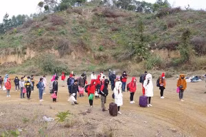 37 người nhập cảnh trái phép qua đường mòn bị phát hiện tại Lạng Sơn. Ảnh: Vi Toàn.