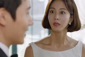 Người đàn ông xuất hiện sau cửa tiệm làm tóc tiết lộ sự thật động trời về chồng