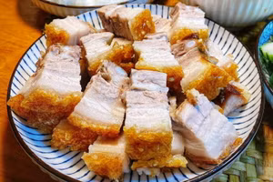 Chỉ cần cho thứ này vào, món thịt quay bì giòn tan như bim bim