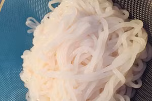 Cách làm bún tươi không cần khuôn ép đúng chuẩn tại nhà