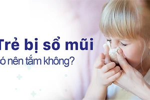 Trẻ bị sổ mũi có nên tắm không là thắc mắc của nhiều người.