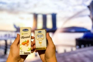 Vinamilk xuất khẩu sữa tươi chứa tổ yến đi Singapore