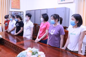 Nhóm bác sĩ, điều dưỡng bị công an khởi tố. (Ảnh: CANA)