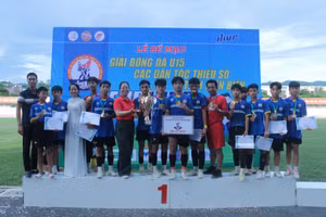 Chung kết và bế mạc Giải bóng đá U15 các dân tộc thiểu số tỉnh Điện Biên