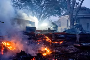 Chùm ảnh cháy rừng ở California nuốt chửng 4.850 hecta