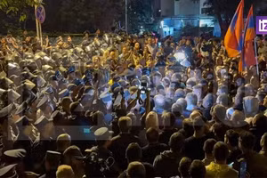 Video đụng độ trong biểu tình ở Yerevan