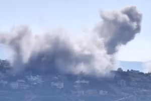 Israel tấn công Lebanon.