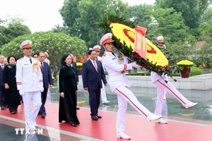 Lãnh đạo Đảng, Nhà nước vào Lăng viếng Chủ tịch Hồ Chí Minh, viếng liệt sỹ 