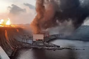 Tên lửa hành trình Kh-101 tấn công nhà máy thủy điện Dnieper