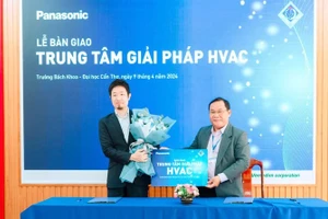 Lễ ký kết bàn giao Trung tâm Giải pháp HVAC từ đại diện Panasonic và Trường Bách Khoa - Đại học Cần Thơ. 