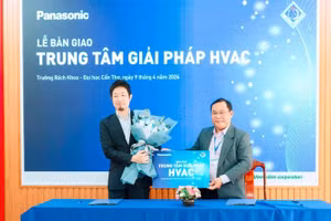 Lễ ký kết bàn giao Trung tâm Giải pháp HVAC từ đại diện Panasonic và Trường Bách Khoa - Đại học Cần Thơ. 