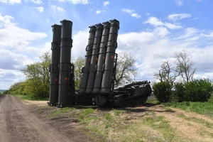 Hệ thống tên lửa S-300 của Nga ở hướng Kharkov.