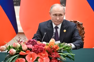 Tổng thống Nga Vladimir Putin phát biểu với các nhà báo sau cuộc gặp với Chủ tịch Trung Quốc Tập Cận Bình tại Bắc Kinh, Trung Quốc. (Ảnh: Sputnik)