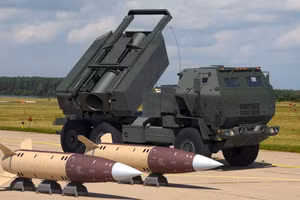Bệ phóng tên lửa phóng loạt HIMARS của Mỹ.