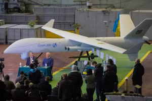 Máy bay không người lái tầm xa Sokil-300 của Ukraine.