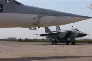 Máy bay mang vũ khí hạng nặng trong cuộc diễn tập hạt nhân của Nga.