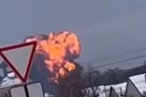 Khoảnh khắc máy bay Il-76 rơi ở vùng Belgorod hôm 24/1.