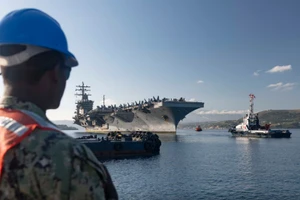 Tàu sân bay USS Dwight D. Eisenhower của Mỹ.